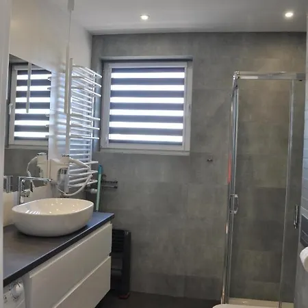 Penelopa Silver شقة *